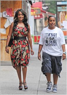 La La Anthony feet photo thumbnail