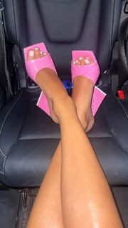 Chiara Ferragni feet photo thumbnail