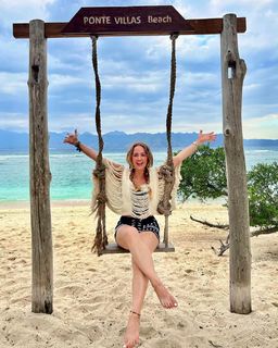 Andrea Legarreta feet photo thumbnail