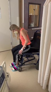 Justine Ezarik feet photo thumbnail