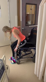 Justine Ezarik feet photo thumbnail