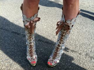 Debbie Gibson feet photo thumbnail