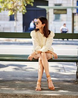 Anushka Sharma feet photo thumbnail