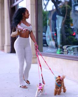 Qimmah Russo feet photo thumbnail