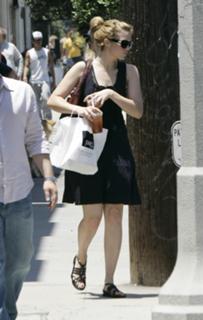 Mandy Moore feet photo thumbnail