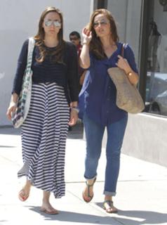 Minka Kelly feet photo thumbnail