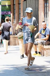 Rumer Willis feet photo thumbnail