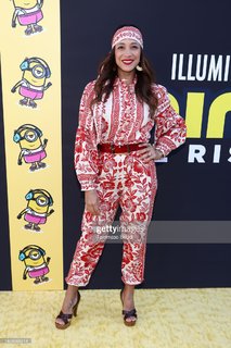 Dania Ramirez feet photo thumbnail