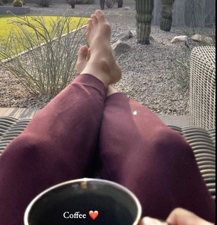 Danica Patrick feet photo thumbnail