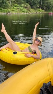 Shantel VanSanten feet photo thumbnail