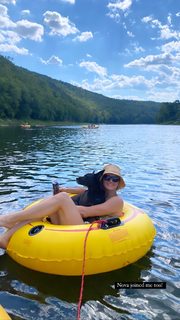 Shantel VanSanten feet photo thumbnail