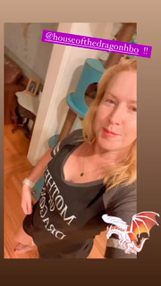 Angela Kinsey feet photo thumbnail