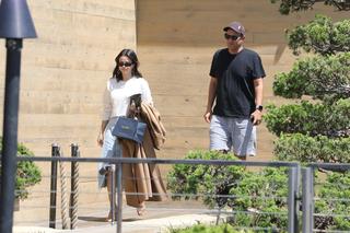 Selena Gomez feet photo thumbnail