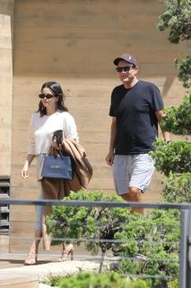 Selena Gomez feet photo thumbnail