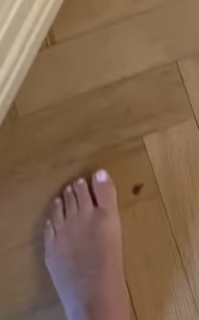 Fearne Cotton feet photo thumbnail