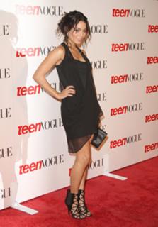 Vanessa Hudgens feet photo thumbnail