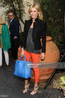 Julie Bowen feet photo thumbnail
