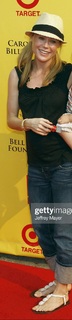 Julie Bowen feet photo thumbnail