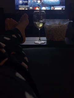 Carla Diaz feet photo thumbnail