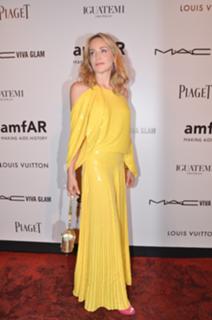Sharon Stone feet photo thumbnail