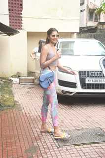 Pooja Hegde feet photo thumbnail
