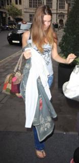 Joss Stone feet photo thumbnail