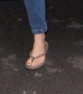 Joss Stone feet photo thumbnail