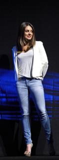 Mila Kunis feet photo thumbnail