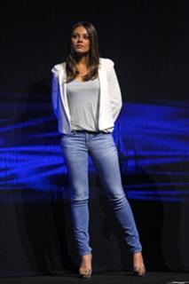Mila Kunis feet photo thumbnail