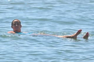 Jacqueline Jossa feet photo thumbnail