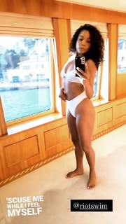 Gabrielle Union feet photo thumbnail