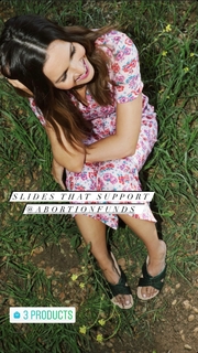 Mandy Moore feet photo thumbnail