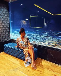 Joy Taylor feet photo thumbnail
