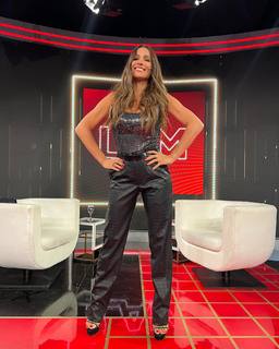 Carolina Ardohain feet photo thumbnail