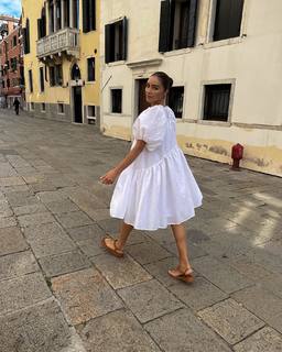 Olivia Culpo feet photo thumbnail