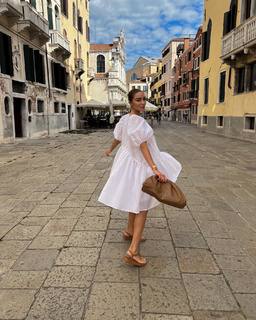 Olivia Culpo feet photo thumbnail