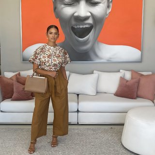 Rocsi Diaz feet photo thumbnail