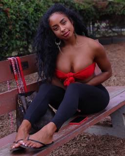 Qimmah Russo feet photo thumbnail