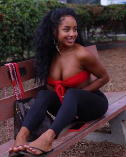 Qimmah Russo feet photo thumbnail
