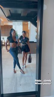 Qimmah Russo feet photo thumbnail