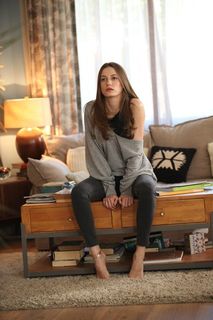 Serenay Sarikaya feet photo thumbnail