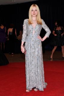 Dakota Fanning feet photo thumbnail