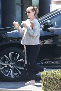 Kate Mara feet photo thumbnail