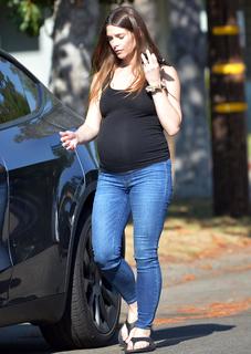 Ashley Greene feet photo thumbnail