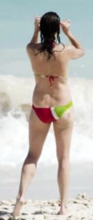 Minnie Driver feet photo thumbnail