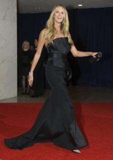 Elle Macpherson feet photo thumbnail
