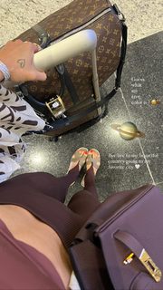 Seyma Subasi feet photo thumbnail