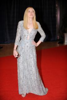 Dakota Fanning feet photo thumbnail