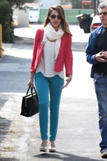 Jessica Alba feet photo thumbnail