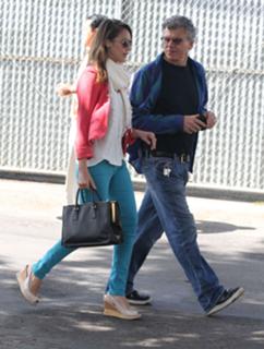 Jessica Alba feet photo thumbnail
